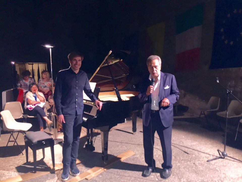 Il maestro David Carfì con il direttore del Museo Provinciale Angelo Caristi