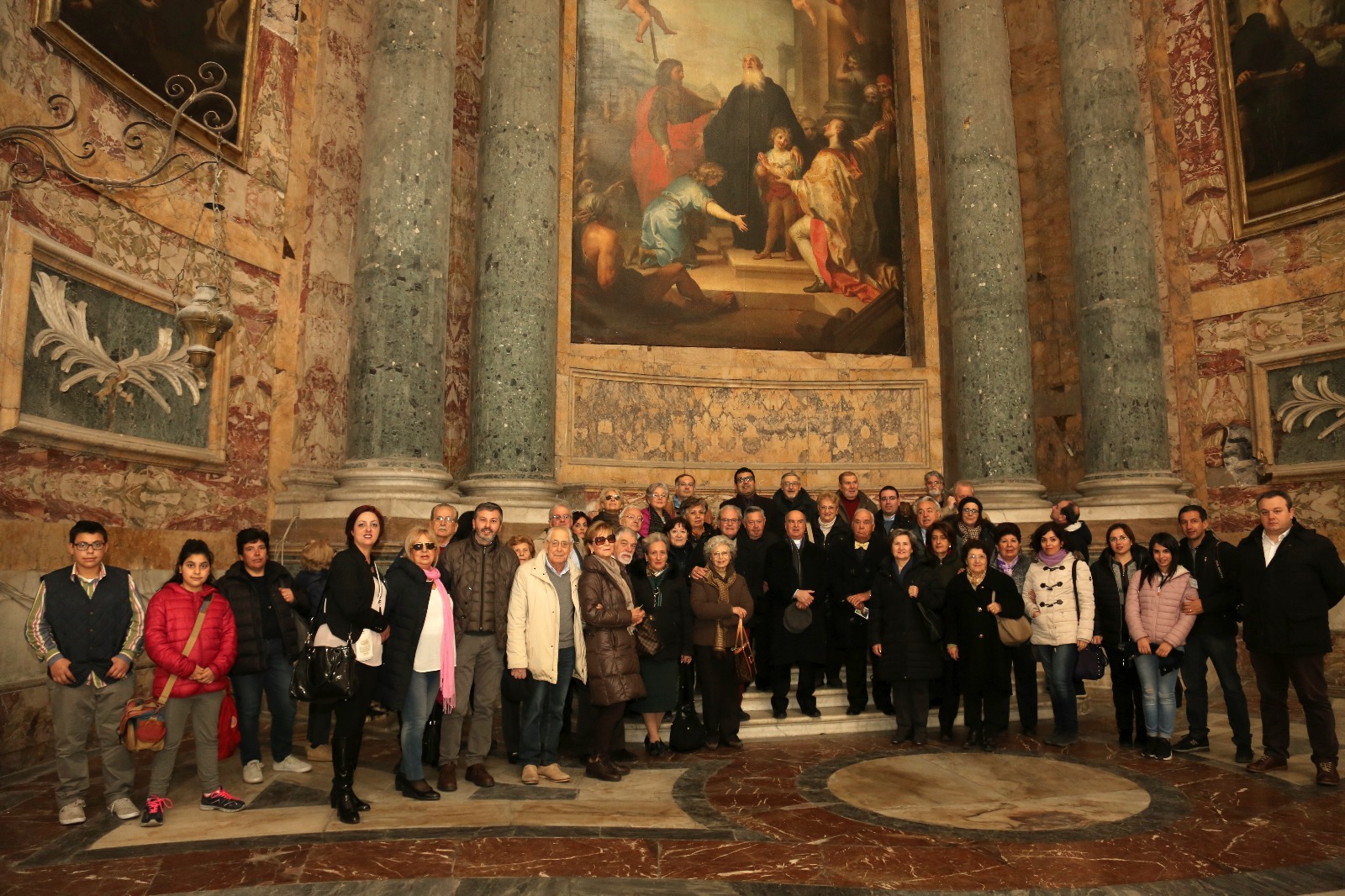 Dinnanzi allaltare di San Benedetto