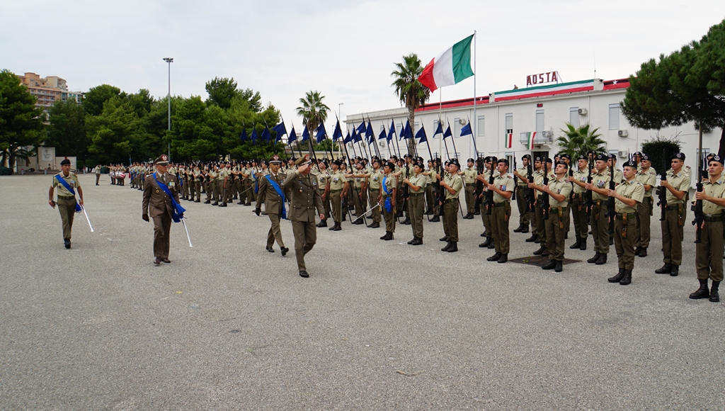 Il Gen. Div. Fabio POLLI passa in rassegna i Reparti della Brigata Meccanizzata Aosta