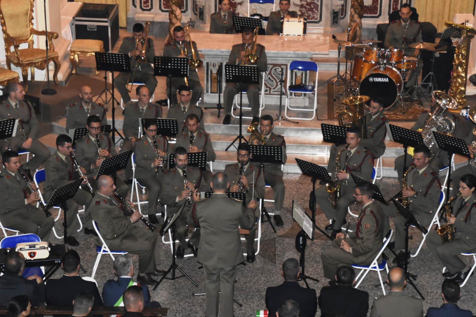 Foto3. Concerto a Lentiscosa della banda della brigata Aosta