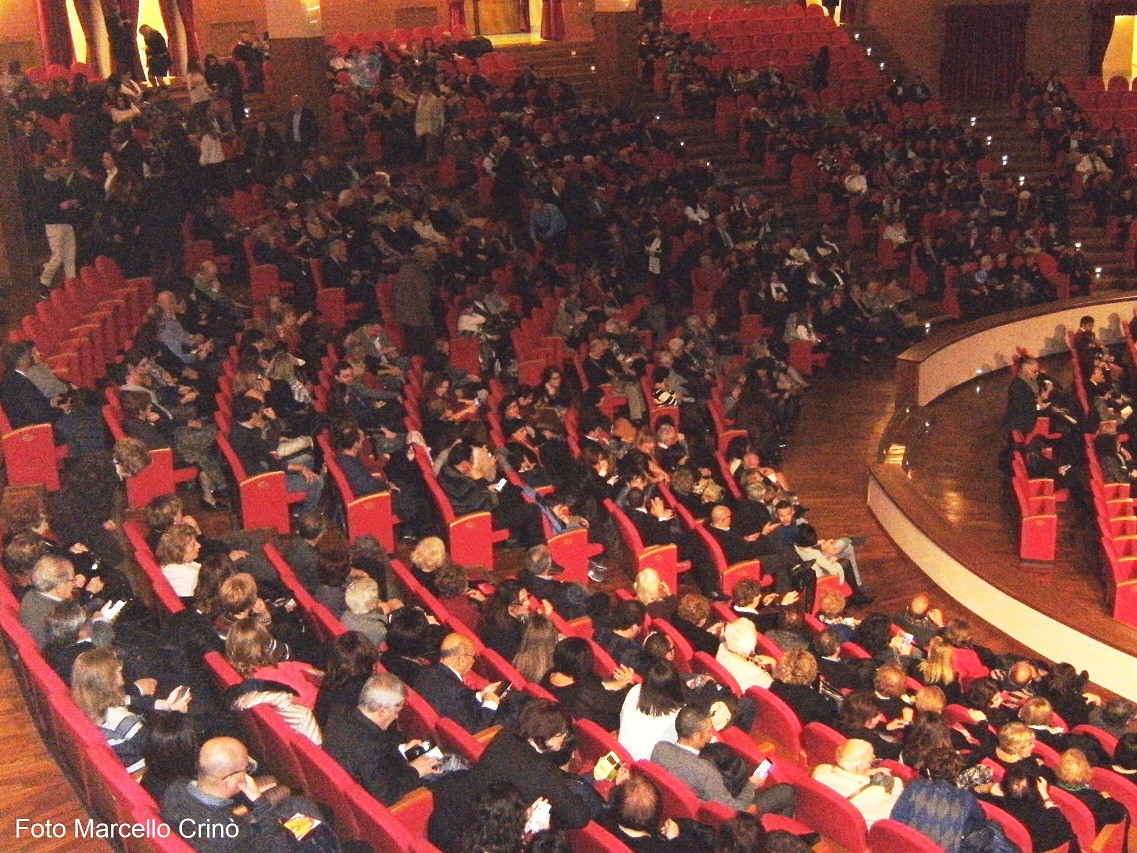DSCF7499 pubblico teatro mandanici Copia