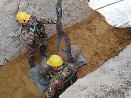 FOTO N.5 POSIZIONAMENTO IN CAVA DELLA BOMBA DAEREO