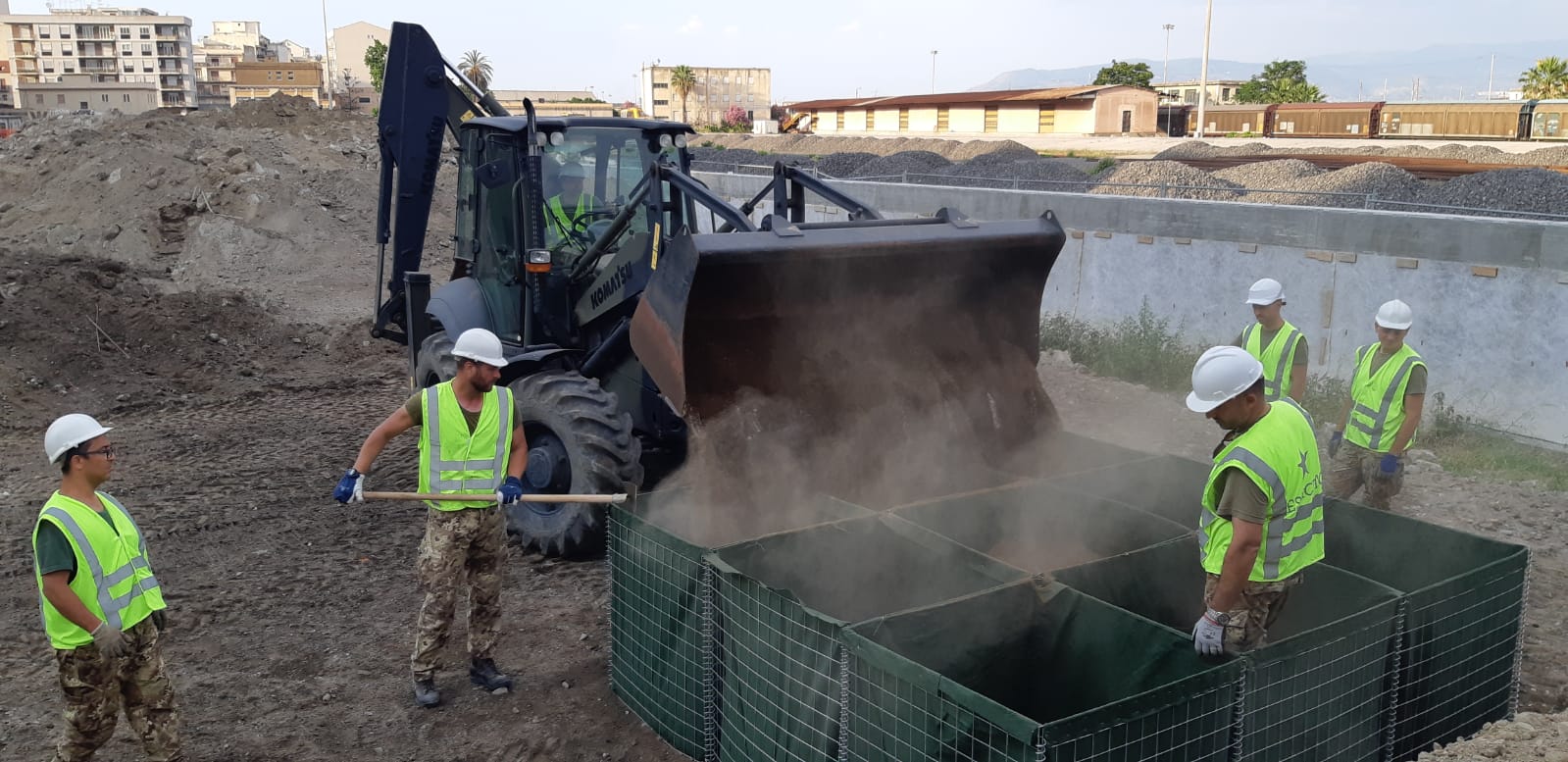 Riempimento di Hesco Bastion per la camera di contenimento