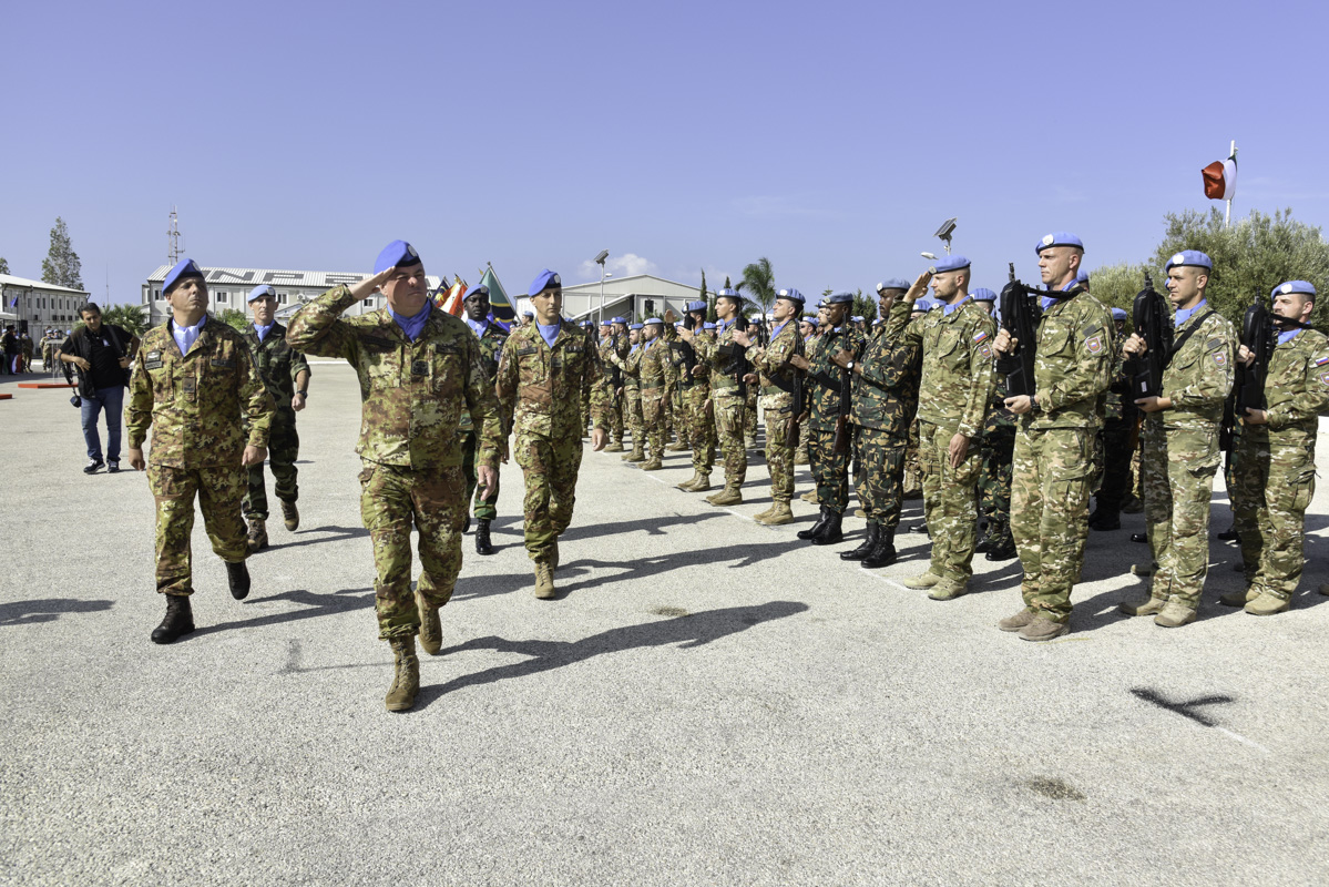 UNIFIL Cambio al Comando di Sector West Il generale Del COl passa in rassegna lo schieramento