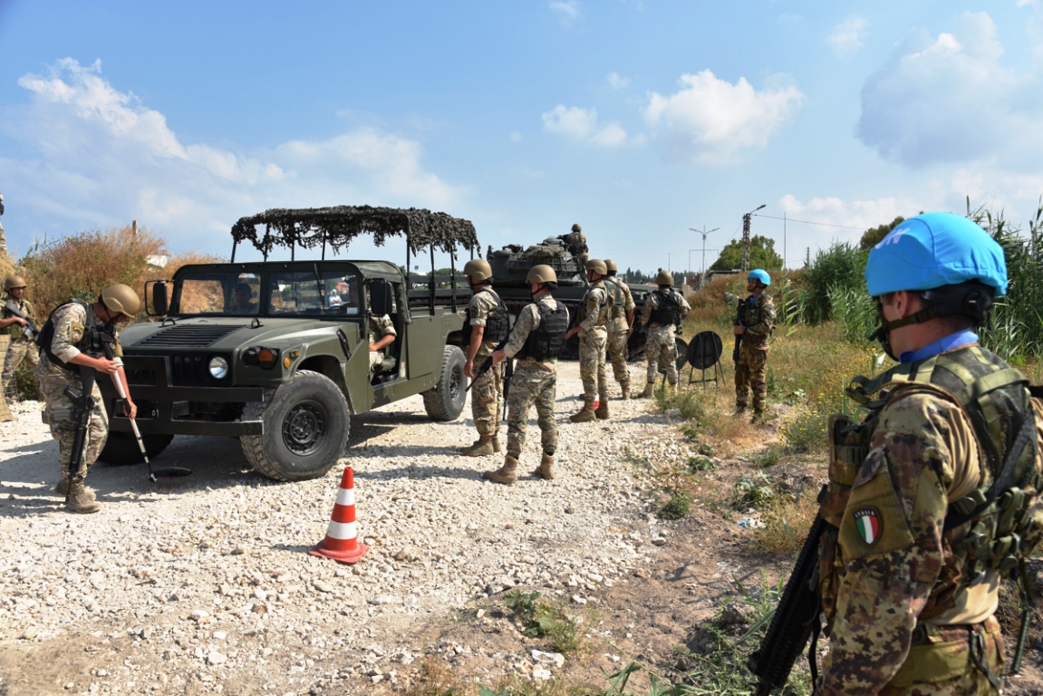 UNIFIL Caschi Blu Italiani addestrano le LAF 6