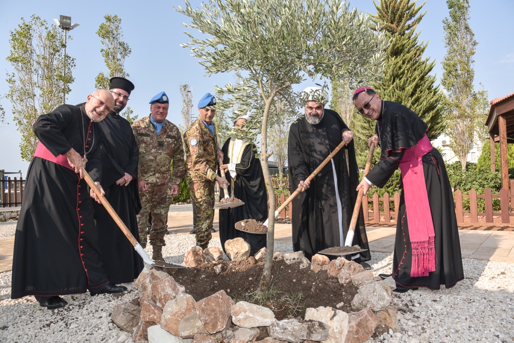 UNIFIL Le autorita religiose piantano lulivo della pace 1