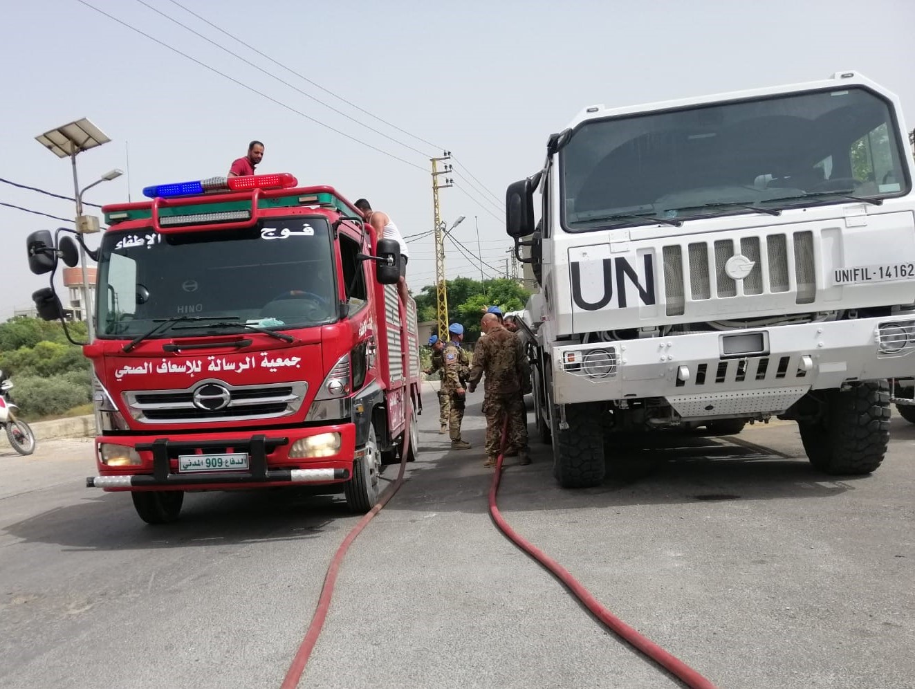 UNIFIL Mezzi antincendio libanesi e Unifil in azione 3