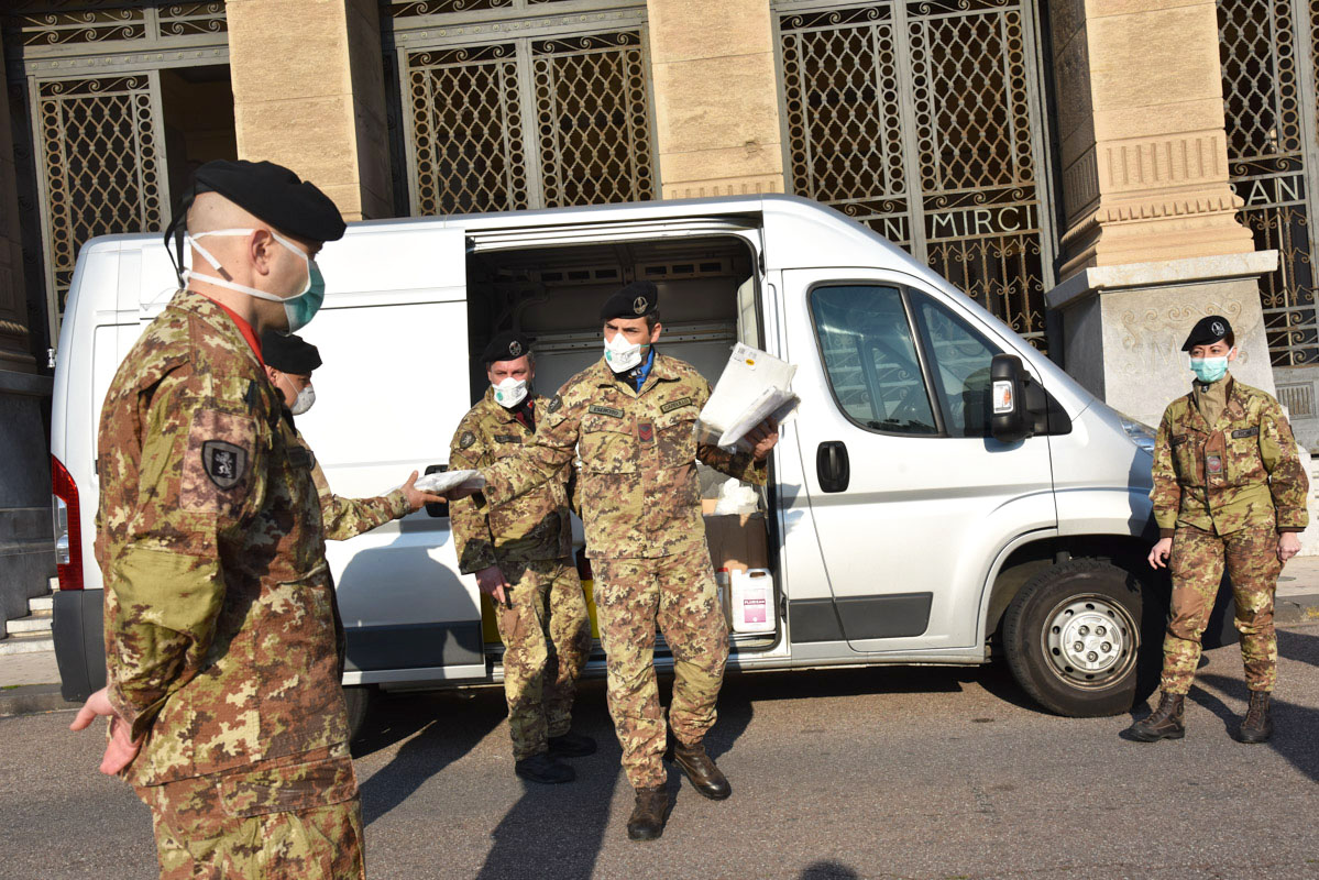 LESERCITO IGENIZZA IL MUNICIPIO DI MESSINA 3