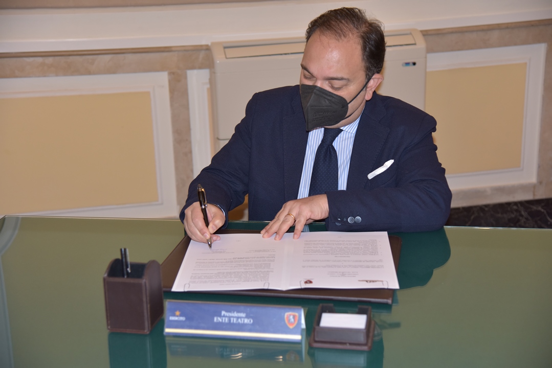 3. Il presidente Orazio Miloro firma il protocollo dintesa