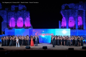 UNA RAGAZZA PER IL CINEMA” al Teatro Antico DALLA CAPITALE LA NUOVA ELETTA 2021 KRIZIA MORETTI