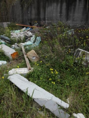 Richiesta eliminazione materiale inquinante abbandonato nei pressi Lungo Mare Rodia del Rag. Mario Biancuzzo Consigliere VI Municipalità Comune di Messina  Tel. 090380125 cell. 3479124084 e mail: mario.biancuzzo@libero.it