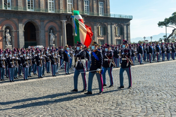 Giura il 234° corso della Scuola Militare Nunziatella. Alla presenza del Ministro Guerini gli allievi della Nunziatella hanno giurato fedeltà alla Repubblica Italiana. Tra questi 7 siciliani, 5 allievi e 2 allieve