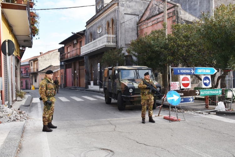 “SISMA IN SICILIA, L’ESERCITO AL FIANCO DEI CITTADINI” L’Esercito presidia le aree colpite dal terremoto