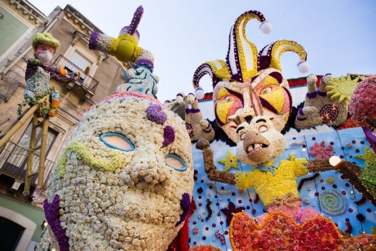 IN 40MILA AD ACIREALE PER LA FESTA DEI FIORI 2017 «EVENTO DESTINATO A CRESCERE NELL’OFFERTA TURISTICA REGIONALE»