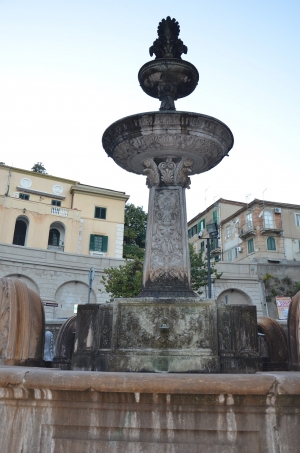 A Messina una fontana “di colore&quot;. Una fontana “extracomunitaria&quot;