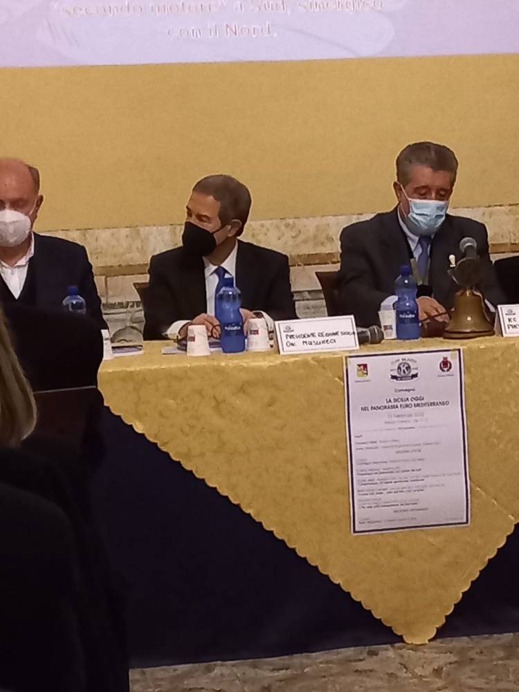 Interessante Convegno a Milazzo su “La Sicilia oggi nel panorama Euro-Mediterraneo “Il Kiwanis in prima Linea in favore delle PPP Grandi Strategie politiche e geopolitiche del Mediterraneo  Presente il Pres Della R.ne Sicilia On. Nello Musumeci