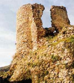 IL CASTELLO DI CASTELLUCCIO