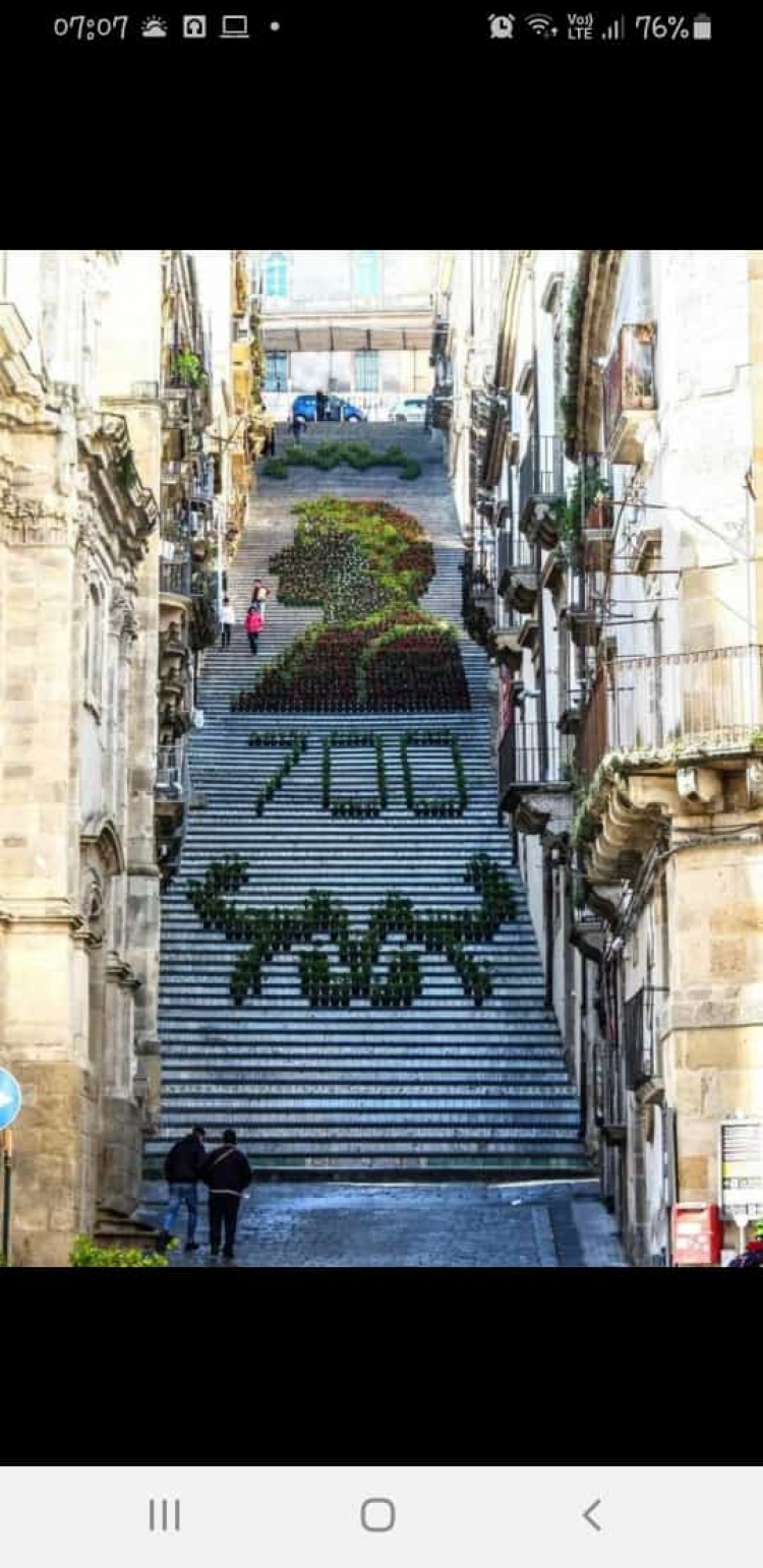 I 700 anni dalla morte di Dante. Ricordati sulla &quot;Scalinata&quot;di Caltagirone