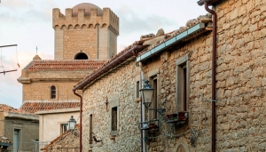 Breve storia del borgo di Montalbano Elicona dalle origini ai tempi moderni-con particolare rilevo al federiciano  di Giovanni Albano.