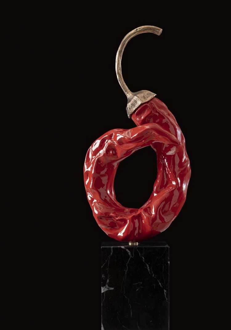 Infinito_ Peperoncino rosso in resina e bronzo policromo cm 15x6x30h_allrightsreserved