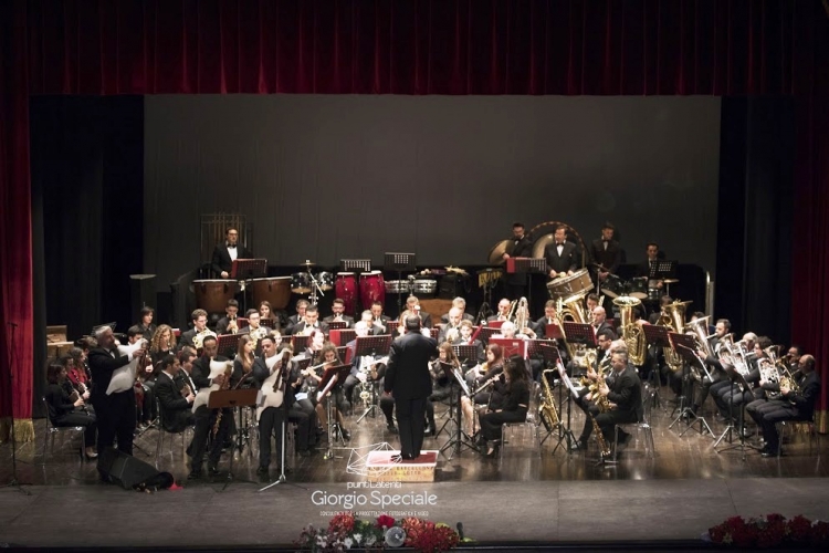 Barcellona Pozzo di Gotto: il Gran Concerto di fine anno al Teatro Mandanici valorizza le eccellenze del territorio