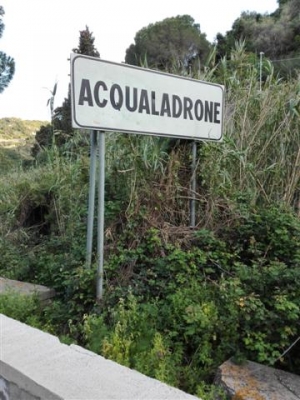 Riceviamo dal Rag. Mario Biancuzzo Consigliere VI Municipalità Comune. I cittadini di Acqualadrone aspettano interventi