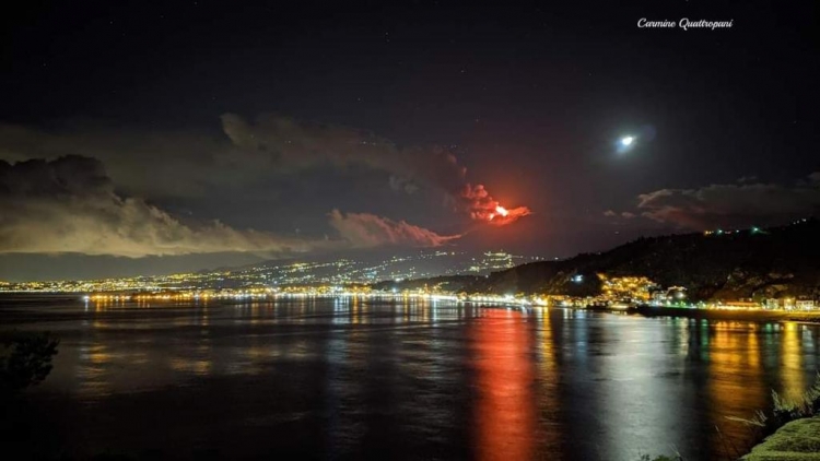 Il vulcano Etna come si presentava ieri sera ai nostri occhi