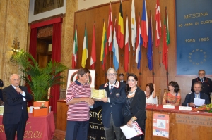 L’Associazione Culturale MessinaWeb.eu è lieta di comunicare il vincitore della MENZIONE -nella sezione riservata alla Pittura.- Ottava Edizione del Premio Internazionale Arteincentro 2014” .
