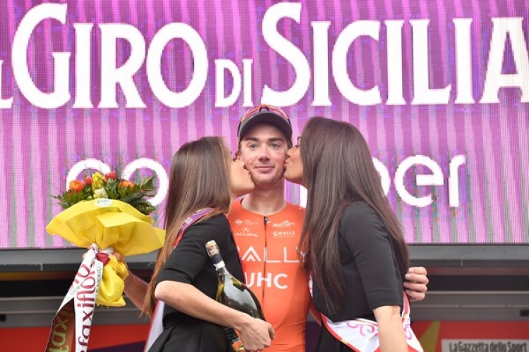 BRANDON MCNULTY VINCE LA TERZA TAPPA DE IL GIRO DI SICILIA ED INDOSSA LA MAGLIA ROSSA E GIALLA