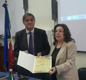                                                               Nelle foto il presidente dell&#039;Ars con la direttrice scolastica del liceo &quot;Bisazza&quot; Anna Maria Gammeri