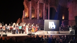 CINEMA: TUTTE LE DONNE DEL PREMIO DELLA NAZIONI  Standing ovation al Teatro Antico per Claudia Cardinale