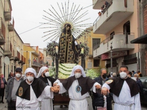 Barcellona Pozzo di Gotto: dopo due anni di fermo ritorna la doppia processione delle “varette” del Venerdì Santo