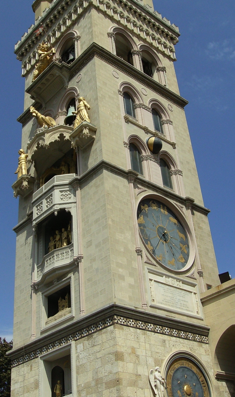 Dal 1858 ad oggi la ditta che ha prodotto l&#039;orologio meccanico più complesso al mondo nel campanile del Duomo