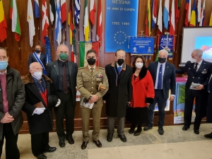 Organizzazione Nastro Azzurro. Conduceva il giornalista Domenico Interdonato. Sala Ministri d&#039;Europa Municipio. Presente l&#039;AssoFante Me. Intervista al Presidente Prof. Domenico Venuti