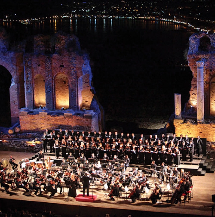 Da non perdere Gerard Depardieu, Renato Zero con Enrico Castiglione direttore artistico del Festival Belliniano a Taormina  la grande danza ed il Gala  del bel canto