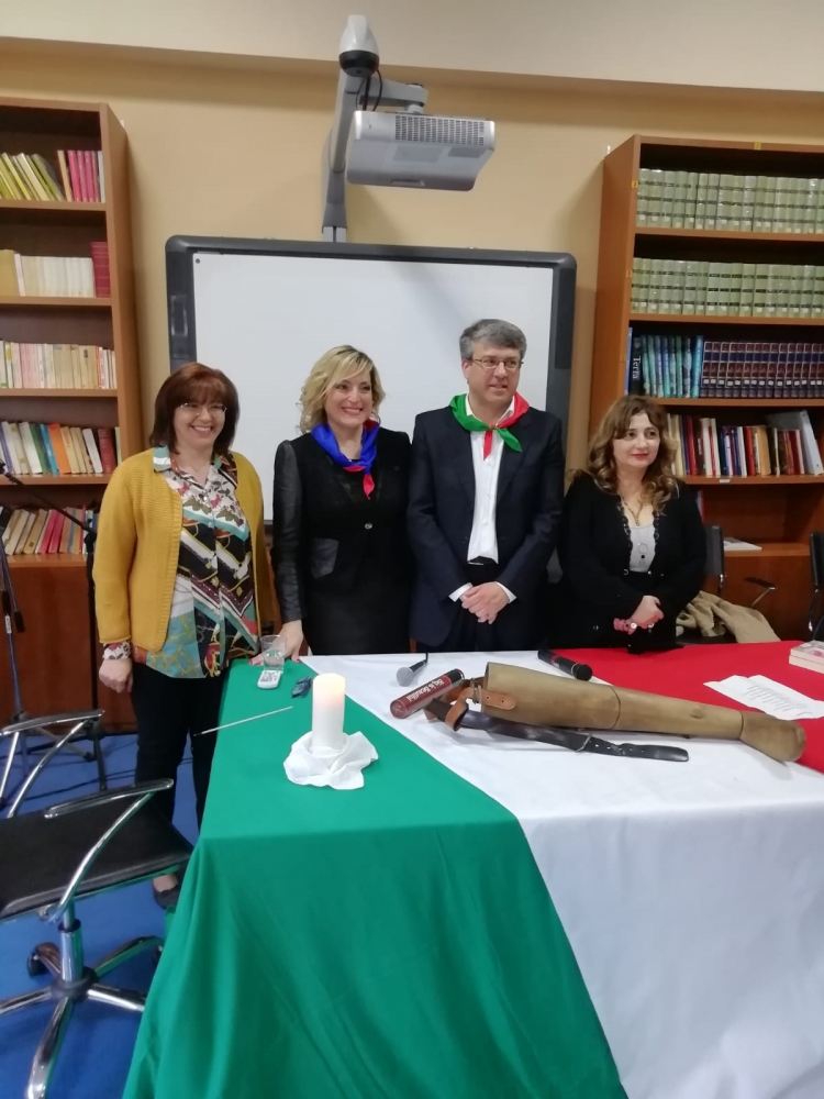 Presentato il libro di Alessandro Montalto a Messina.Argentina Sangiovanni attrice interprete di alcuni brani.