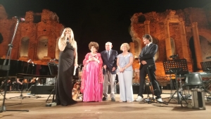 Tiziana Rocca e event Tao con Michel Curatolo grandioso successo  al Teatro antico di Taormina