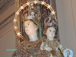 Maria del Carmelo splende di oro: San Pier Niceto festeggia la sua Mamma Celeste.