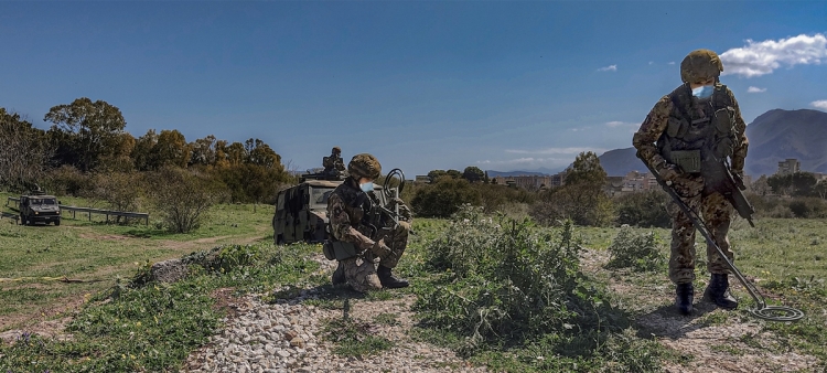 L&#039;AOSTA &quot;ESPLORA&quot; LA SICILIA Gli esploratori della Brigata “Aosta” impiegati nell’attività pluriarma e multifunzione denominata “Sicily Reconnaissance”. Oltre 1.200 Km percorsi in Sicilia dai plotoni esploratori della Brigata “Aosta”