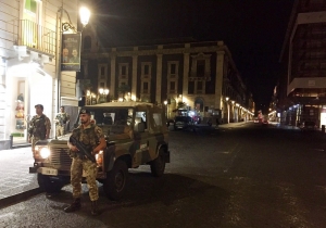ESERCITO: VINCENTE INTUITO DEI MILITARI A CATANIA - I militari dell&#039;Esercito fermano a Catania un ricercato dalle Forze di Polizia