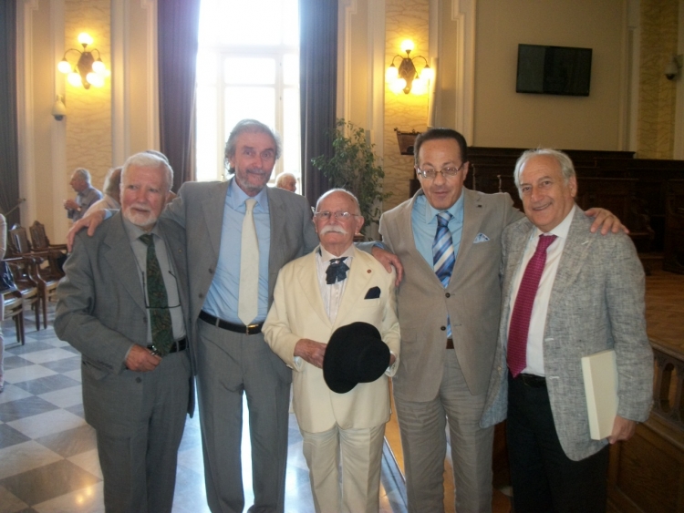 IL CH.MO PROF. RANDO ORDINARIO DI LETTERATURA ITALIANA DELL’ATENEO MESSINESE RICEVE UN RICONOSCIMENTO D’ONORE DAI COLLEGHI E DAL CENTRO EUROPEO DI STUDI UNIVERSITARI DI PACE