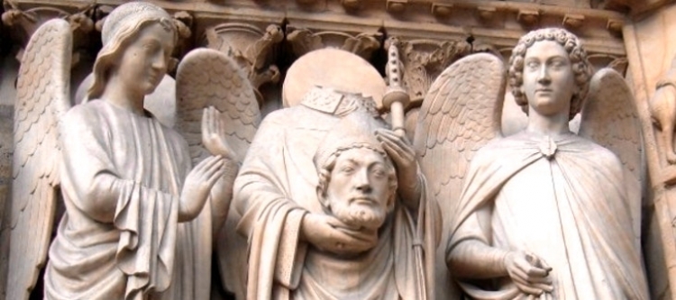 Le statue della cattedrale di Saint Denis sfregiate